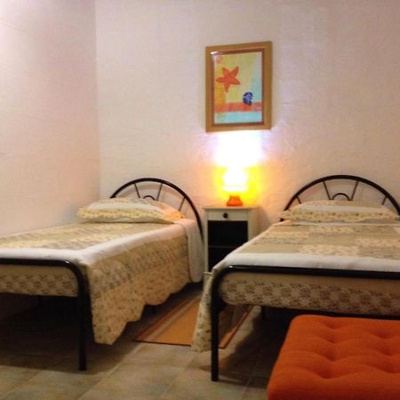 Anna Karistu Accommodation Kerċem Chambre photo