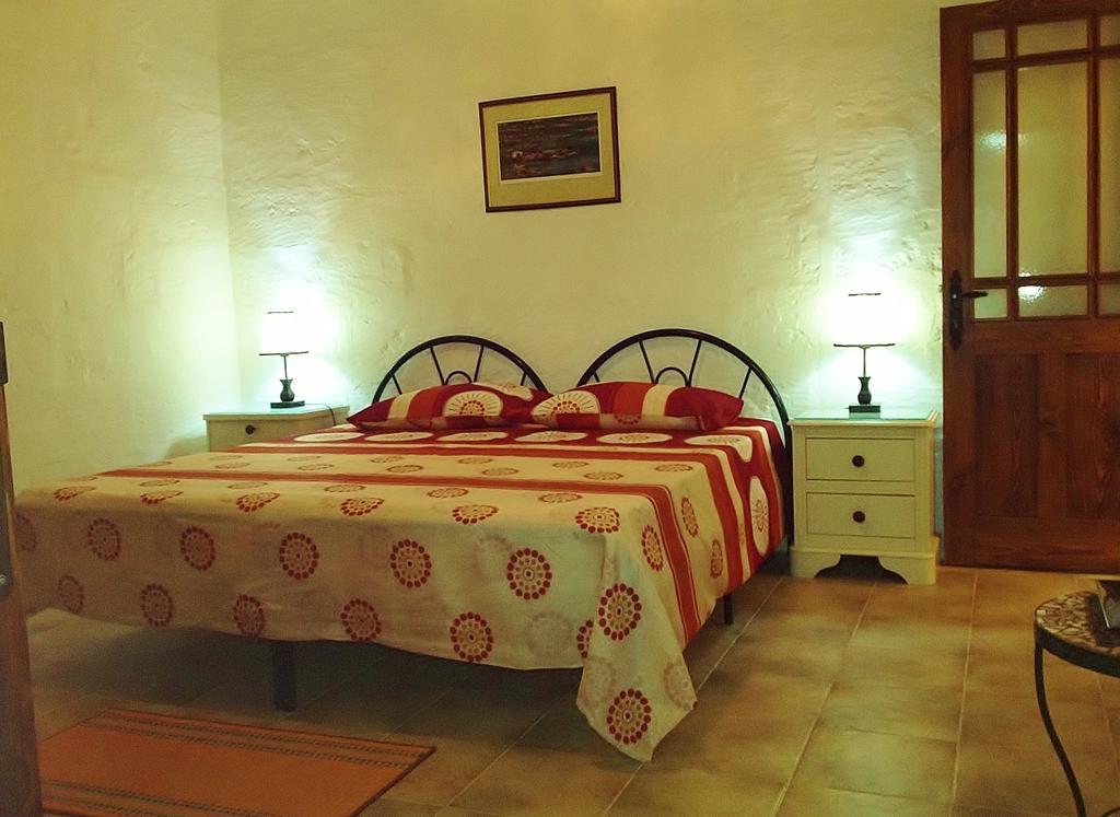 Anna Karistu Accommodation Kerċem Chambre photo