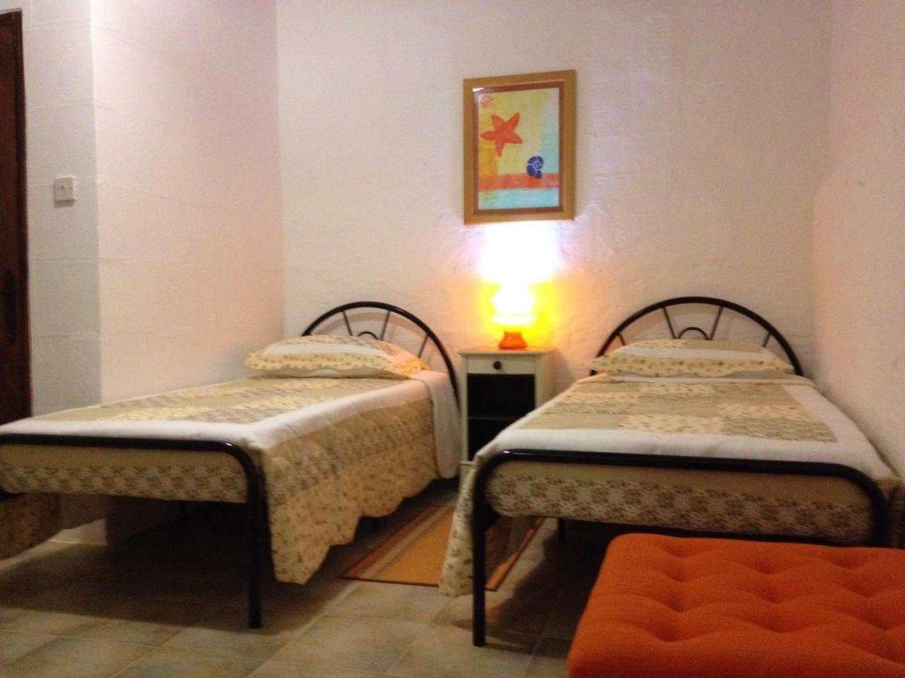 Anna Karistu Accommodation Kerċem Chambre photo